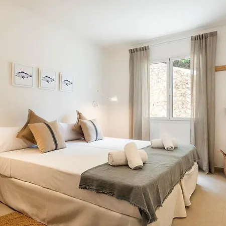 Opulent 5 Bedrooms Alis Panoramic Sea Views *