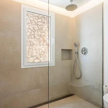 Opulent 5 Bedrooms Alis Panoramic Sea Views