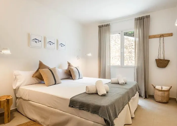 Opulent 5 Bedrooms Alis Panoramic Sea Views *