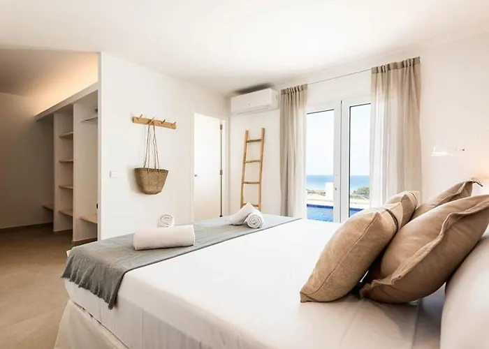 Opulent 5 Bedrooms Alis Panoramic Sea Views וילה *