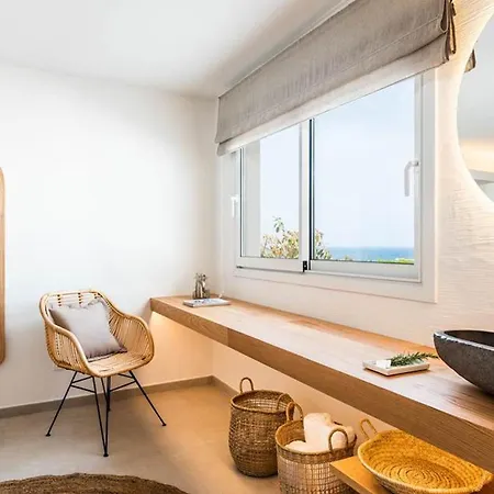 Opulent 5 Bedrooms Alis Panoramic Sea Views ソン・ボウ