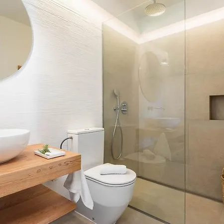 Opulent 5 Bedrooms Alis Panoramic Sea Views ヴィラ