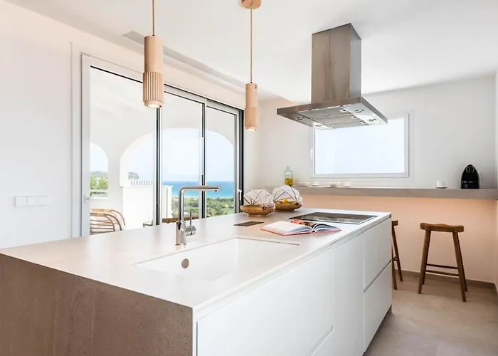 Opulent 5 Bedrooms Alis Panoramic Sea Views Villa *