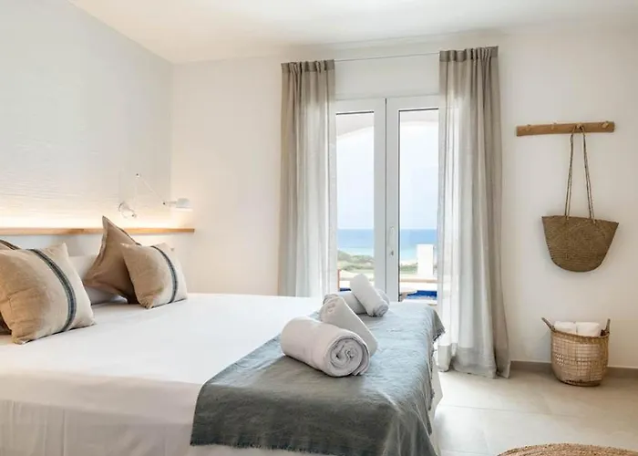 Opulent 5 Bedrooms Alis Panoramic Sea Views